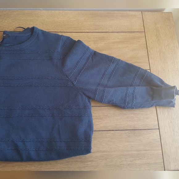 Textured Sweater with Elbow length Sleeves - Picture 6 of 7